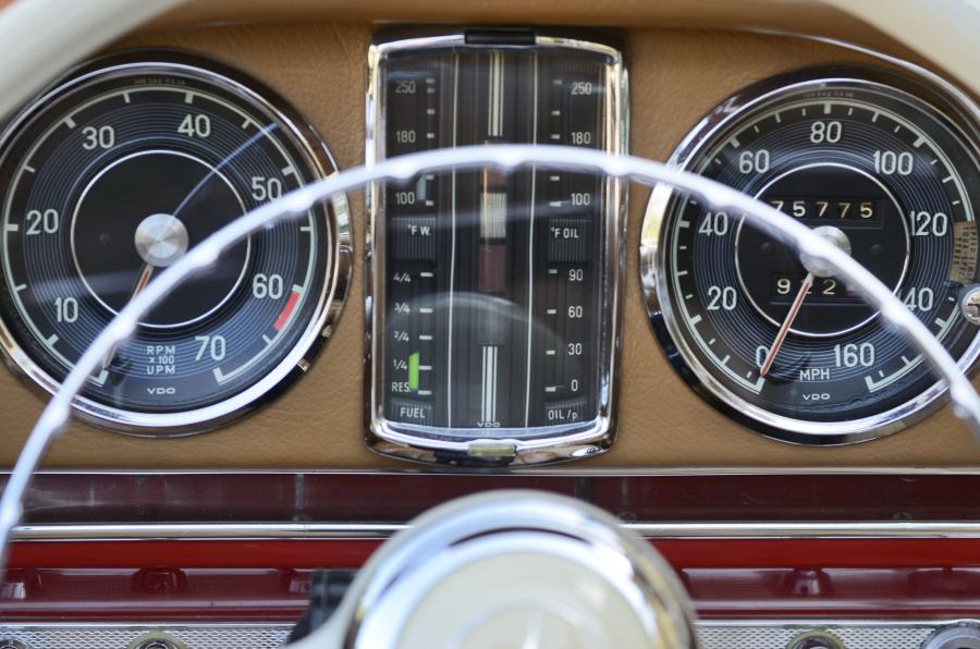  Mercedes-Benz 300 SL Roadster 1960 года  (фото 46 из 60)